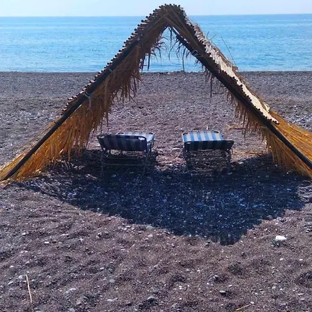 Дом отдыха Beachfront Socrates