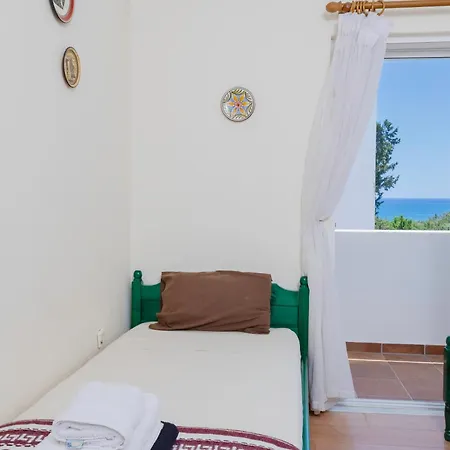 Дом отдыха Beachfront Socrates *